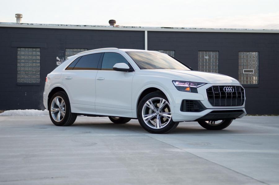  Audi Q8 55 TFSI Quattro 2018 года  (NA) (фото 19 из 32)